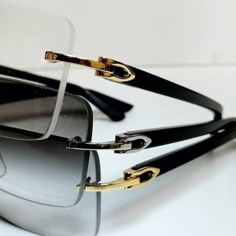 Meet your Posher, Curlygotjj